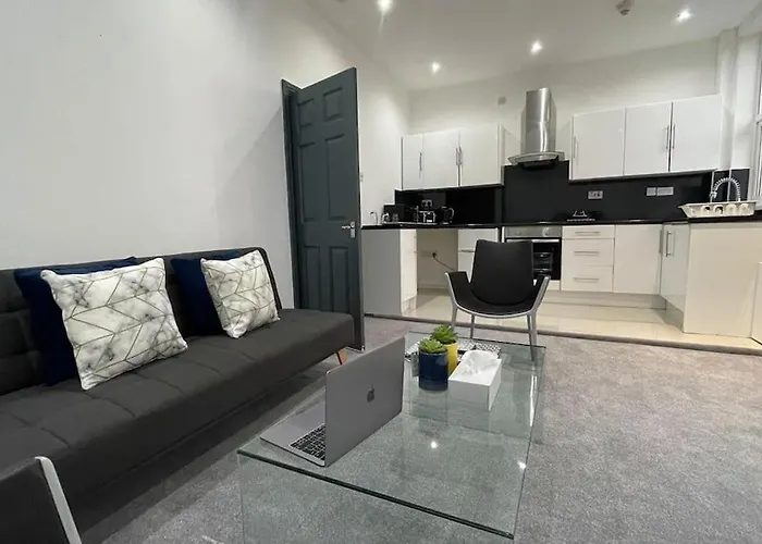 Suite 1- Luxury 1 Bed Apt- Leicester City- Free Parking